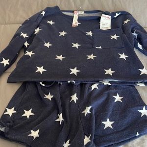 Junior’s matching lounge short set